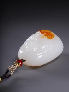 和田玉弥勒佛玉坠,尺寸:4.3×2.8×2.3厘米,重量53克