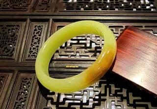 探秘黄白老玉:从历史到收藏的全面解析